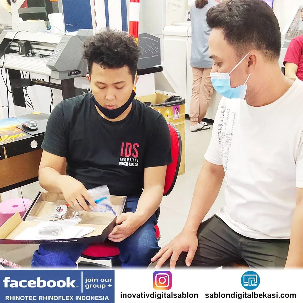 Usaha Digital Printing Beli Mesin Cutting RHINOTEC RC130Xa